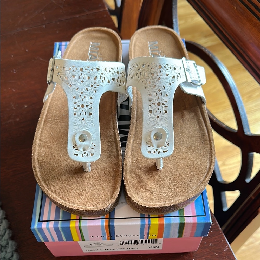 White Sandals with Cutout Design